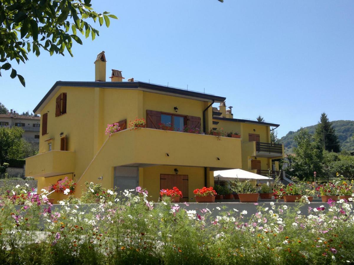 4Flats In Orto Di Venanzio Apartment Barrea Ngoại thất bức ảnh